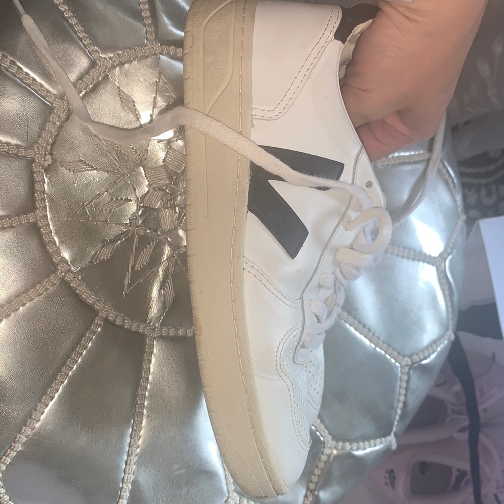 VEJA sneakers size 5 US/36 EUR